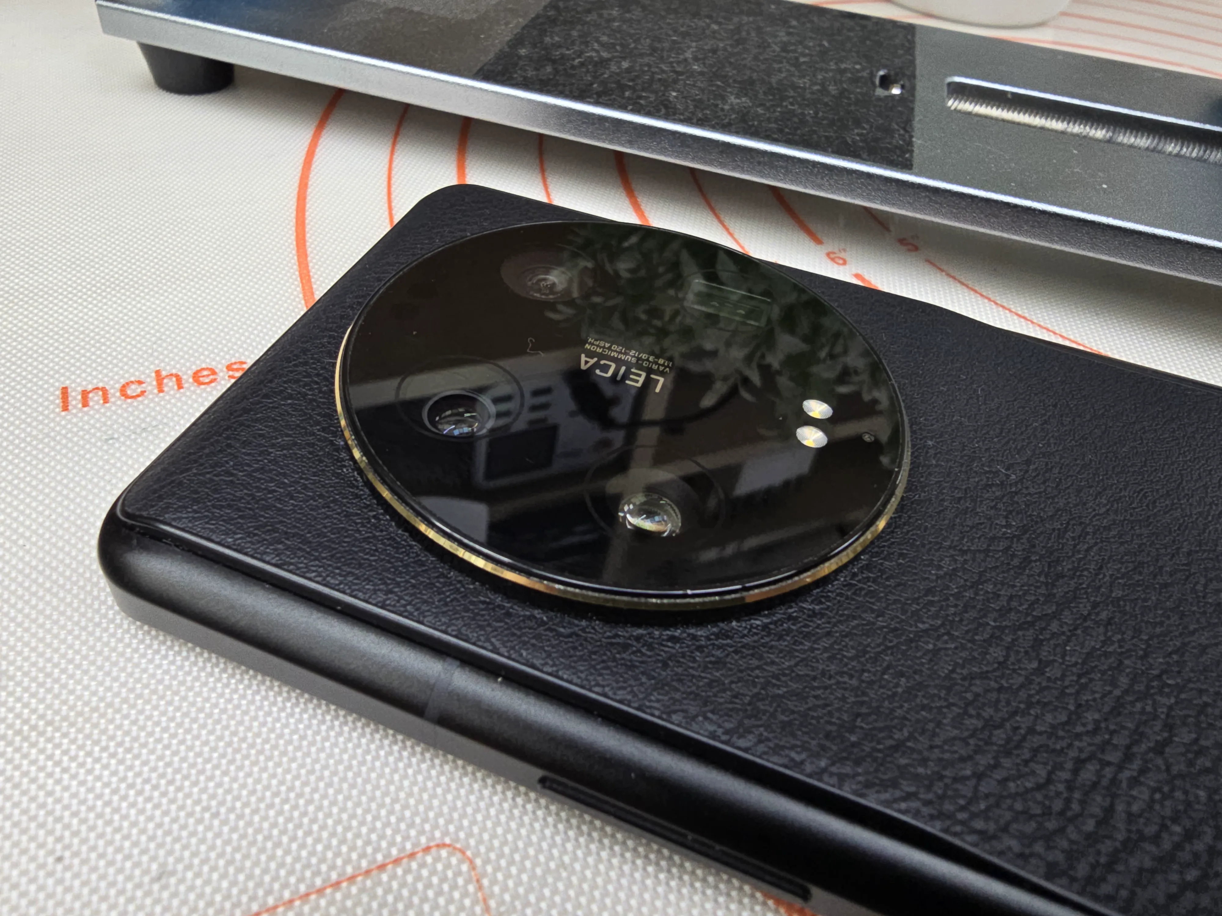 Полностью собранный и готовый к выдаче Xiaomi 13 Ultra